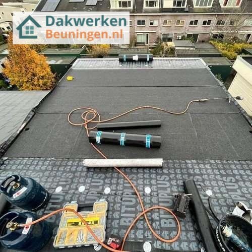 Plat dak Beuningen opnieuw leggen